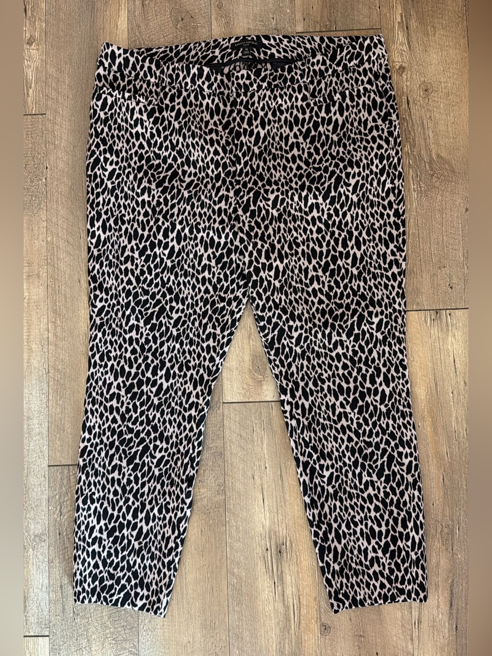 Banana Republic Sloan Leopard Print Cropped Trousers - Like New! Size 18